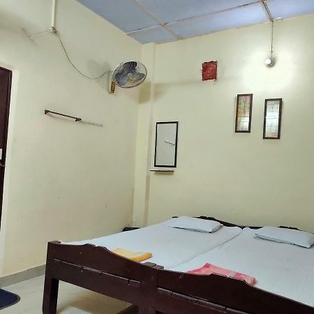 Chandrupal Lodging Guwahati Ngoại thất bức ảnh