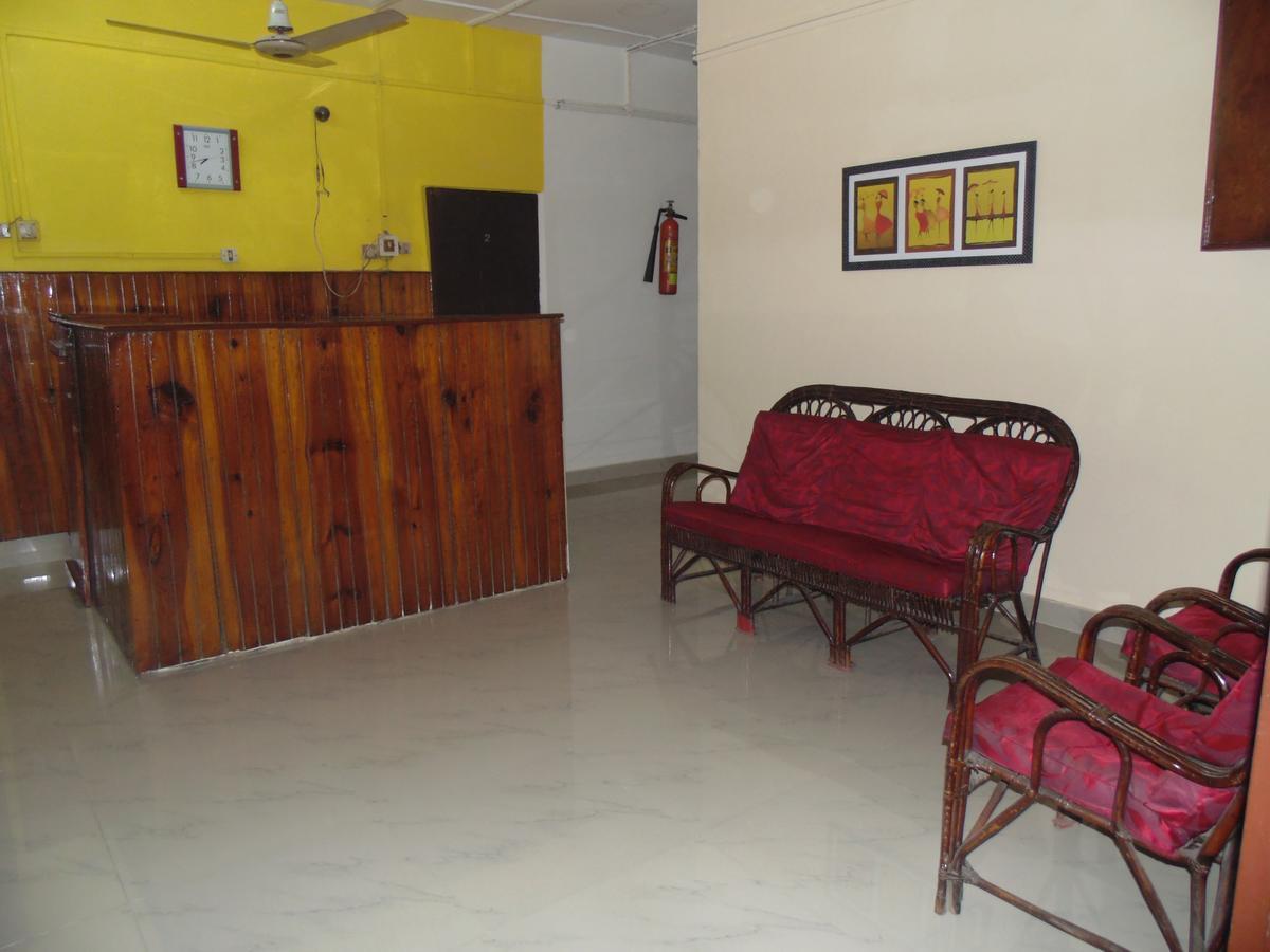 Chandrupal Lodging Guwahati Ngoại thất bức ảnh