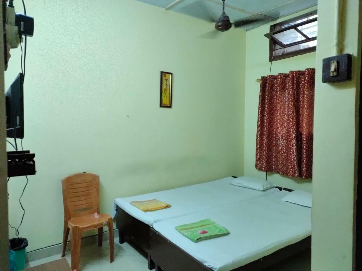 Chandrupal Lodging Guwahati Ngoại thất bức ảnh