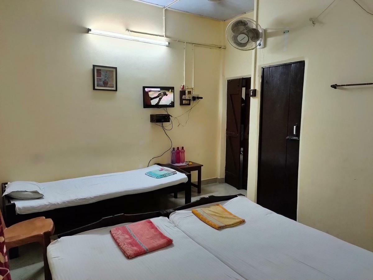 Chandrupal Lodging Guwahati Ngoại thất bức ảnh