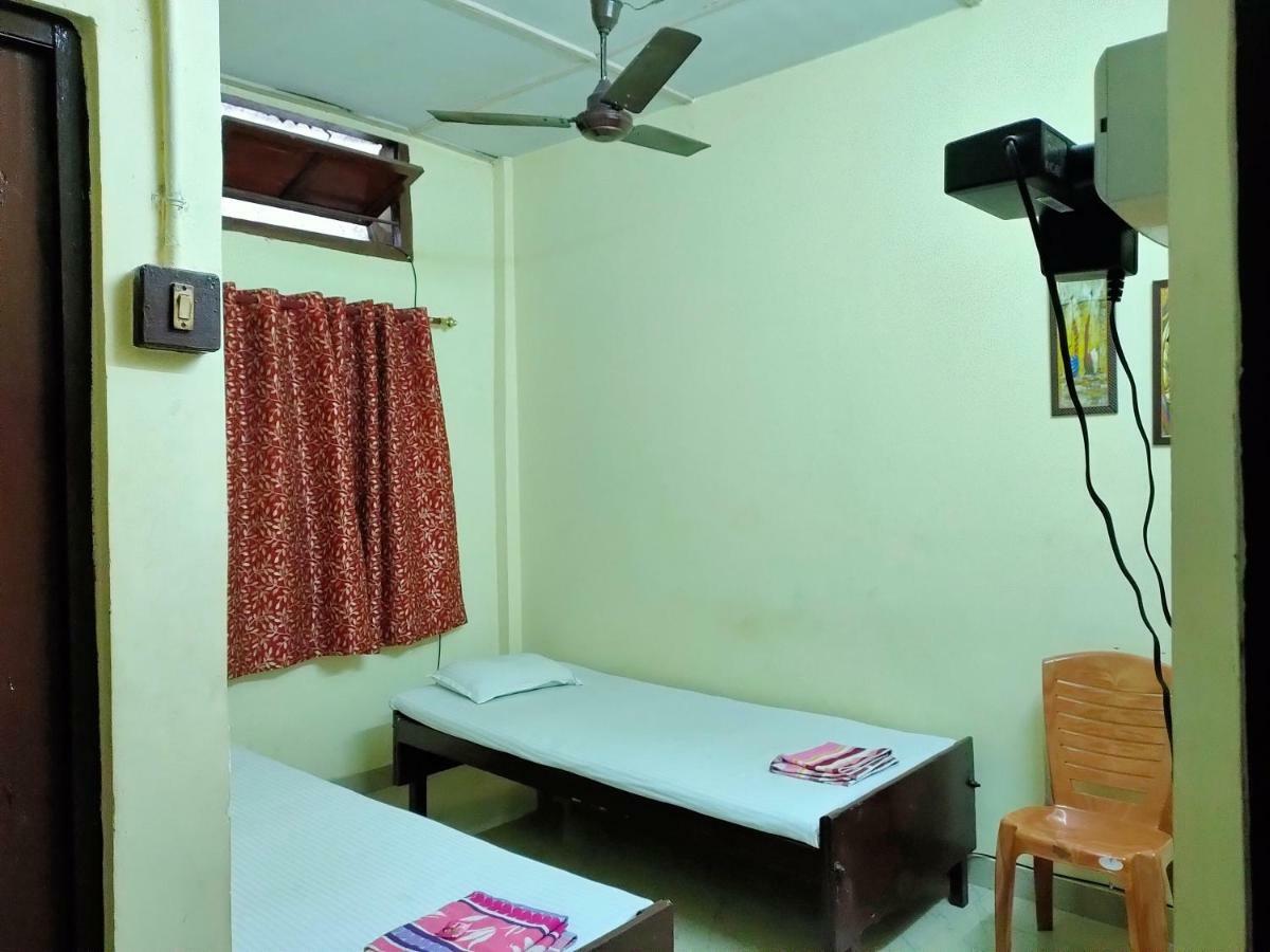 Chandrupal Lodging Guwahati Ngoại thất bức ảnh