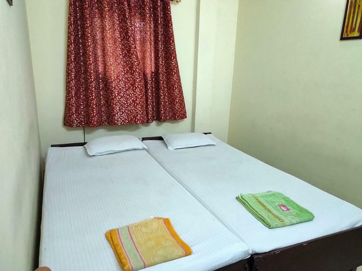 Chandrupal Lodging Guwahati Ngoại thất bức ảnh