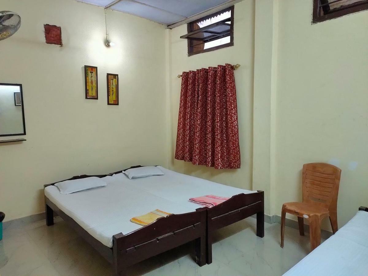 Chandrupal Lodging Guwahati Ngoại thất bức ảnh